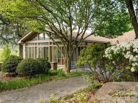 110 Crest View Road Burnsville NC 28714