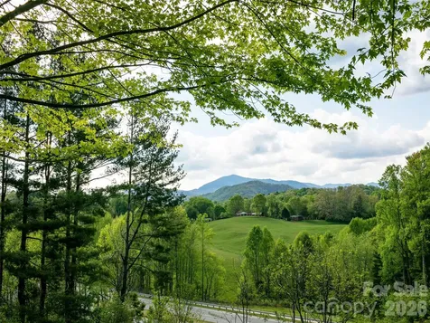 110 Crest View Road Burnsville NC 28714