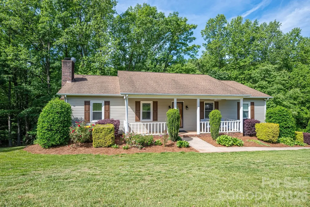 6097 Tuckborough Road Hickory NC 28602