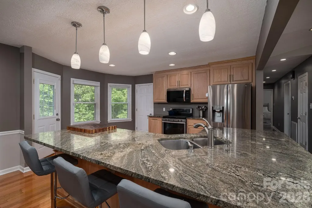 6097 Tuckborough Road Hickory NC 28602