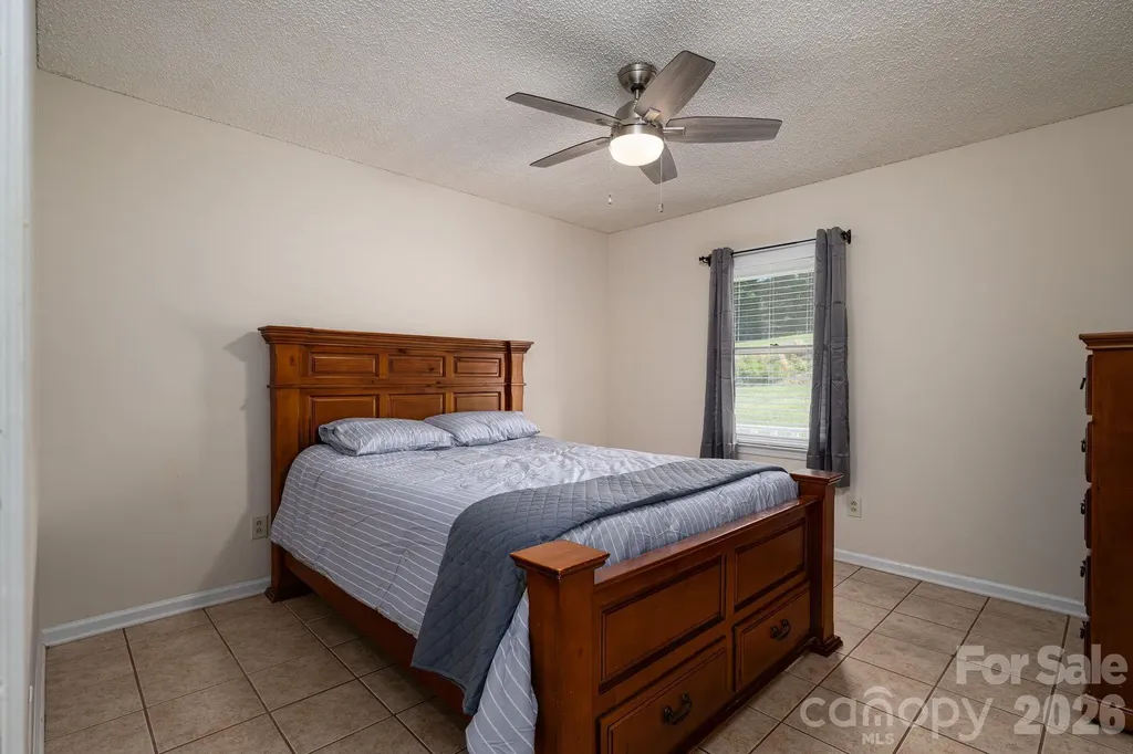 6097 Tuckborough Road Hickory NC 28602