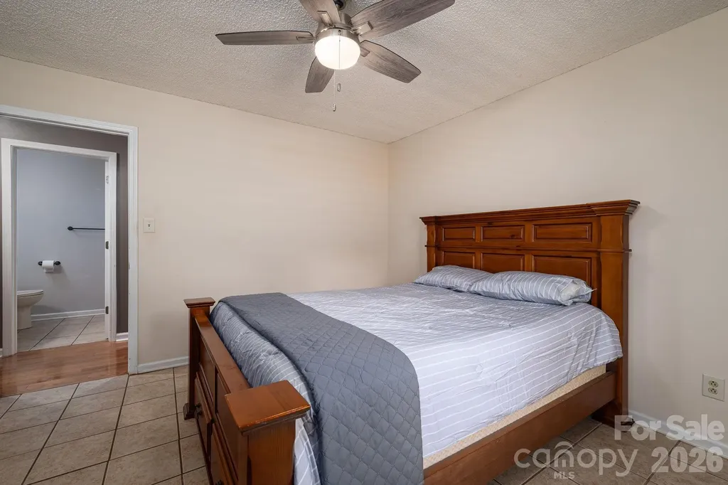 6097 Tuckborough Road Hickory NC 28602