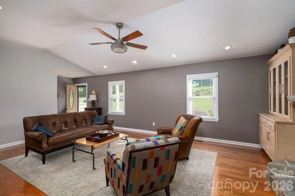 6097 Tuckborough Road Hickory NC 28602