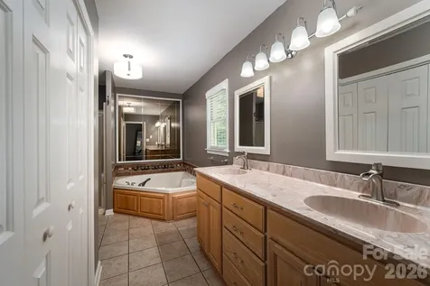 6097 Tuckborough Road Hickory NC 28602
