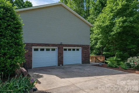 6097 Tuckborough Road Hickory NC 28602