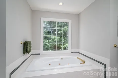 1535 20th Avenue Place NE Hickory NC 28601
