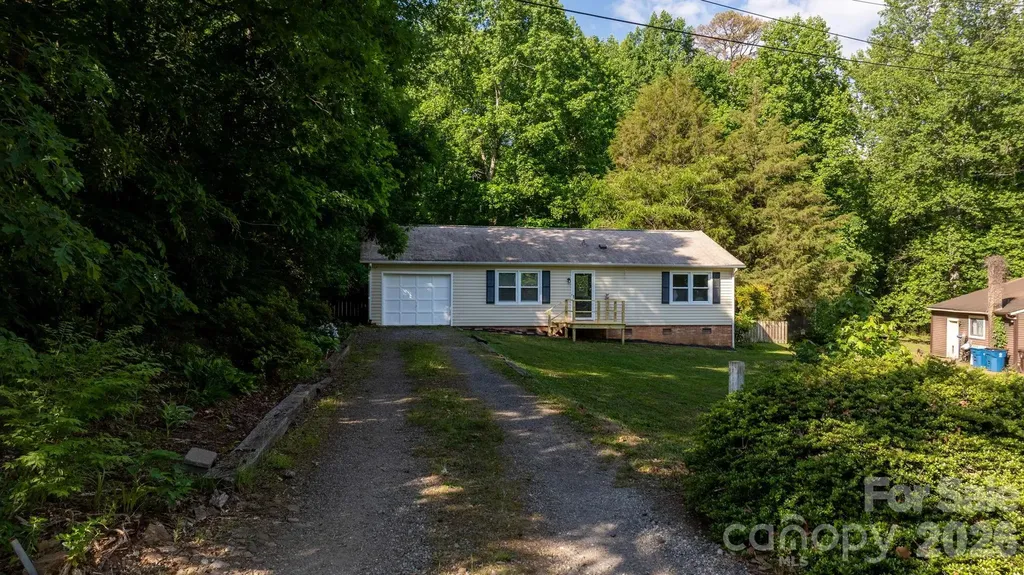 2120 40th Avenue Court NE Hickory NC 28601