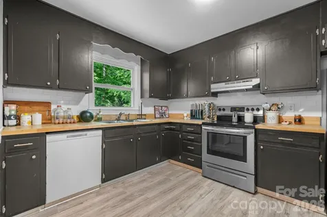 2120 40th Avenue Court NE Hickory NC 28601