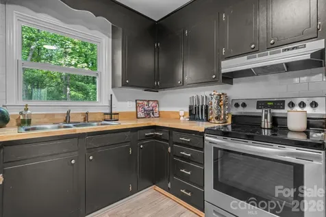 2120 40th Avenue Court NE Hickory NC 28601