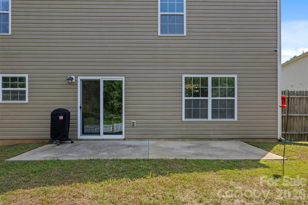 2812 Westbury Court Dallas NC 28034