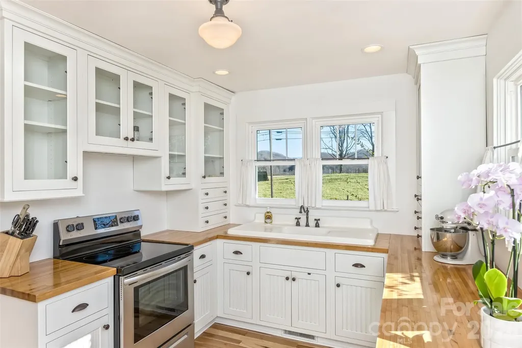 522 Calvert Road Brevard NC 28712