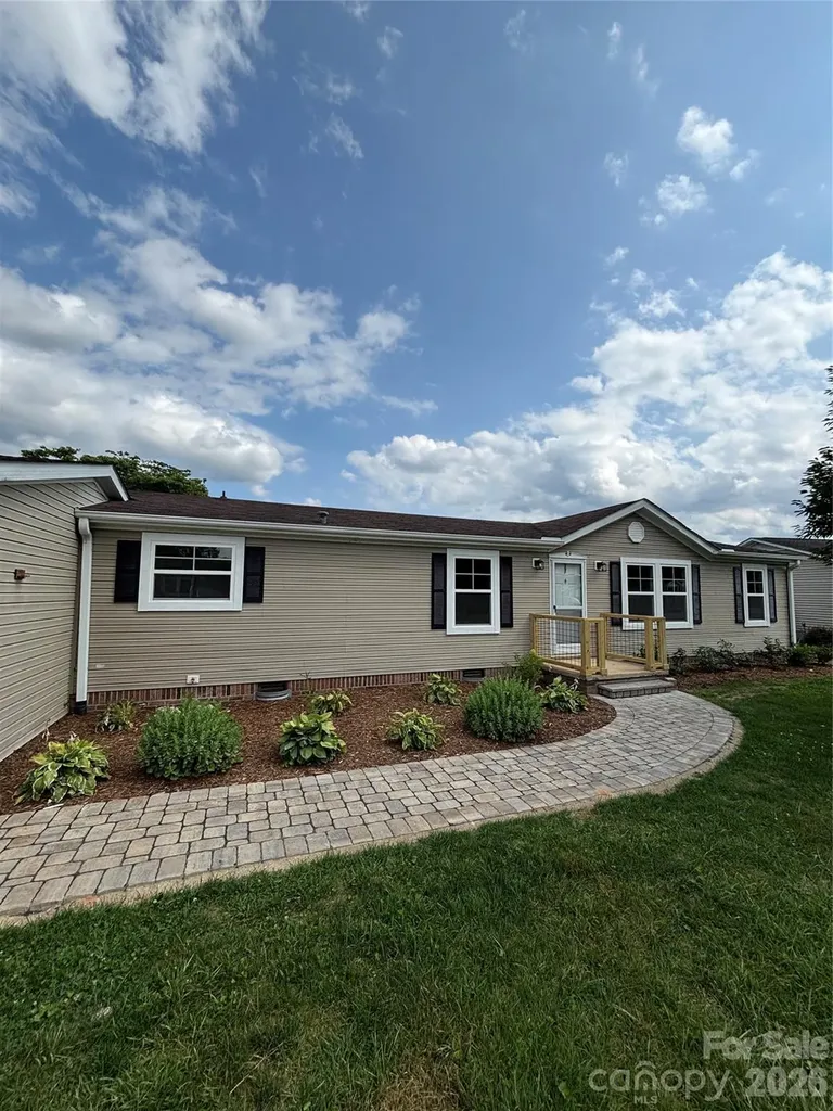 448 Riverwind Drive Hendersonville NC 28739