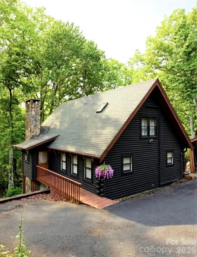 89 Woodcliff Loop Newland NC 28657