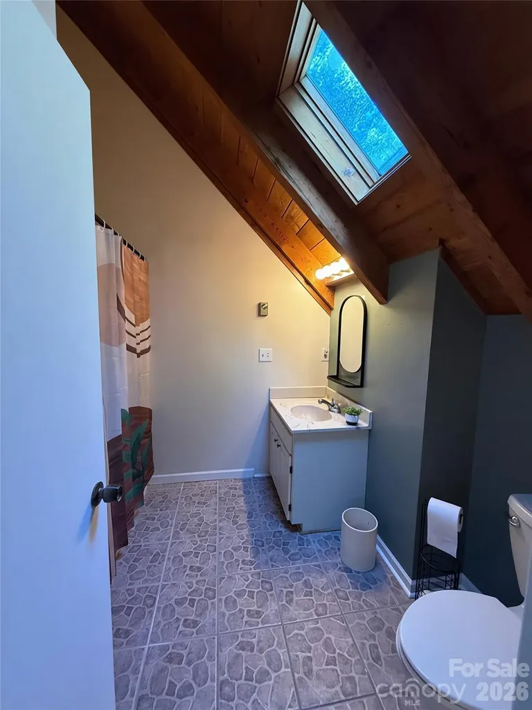 89 Woodcliff Loop Newland NC 28657