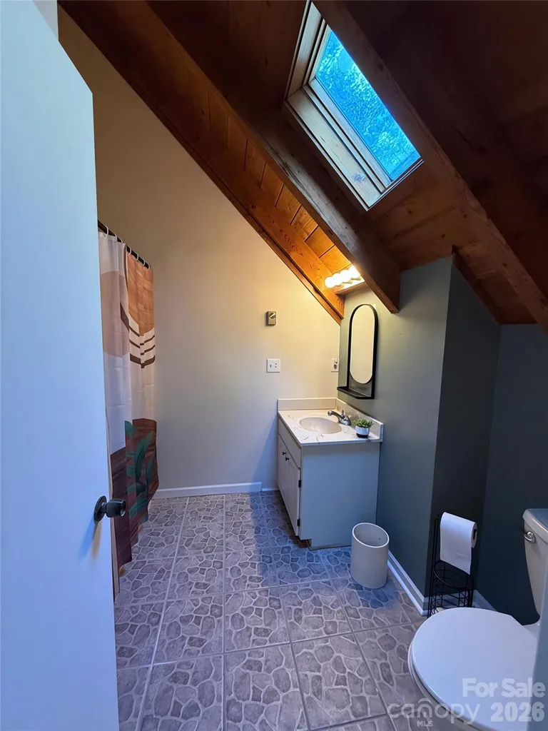 89 Woodcliff Loop Newland NC 28657