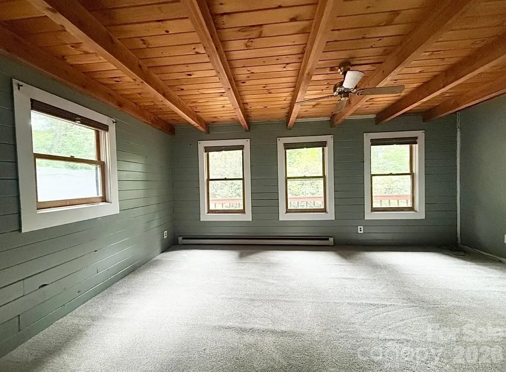89 Woodcliff Loop Newland NC 28657