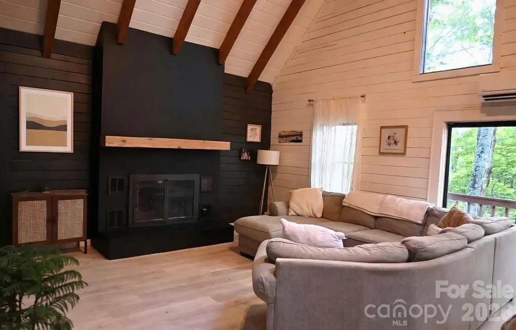 89 Woodcliff Loop Newland NC 28657