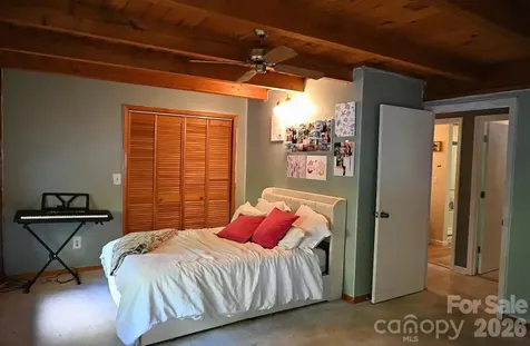 89 Woodcliff Loop Newland NC 28657