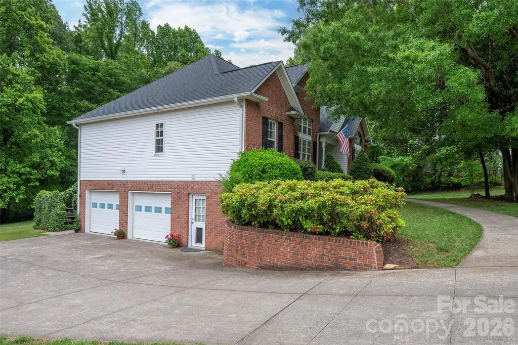 144 High Meadows Road Advance NC 27006