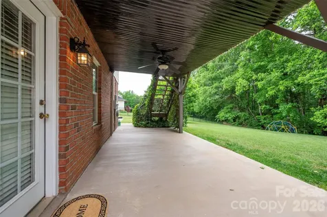 144 High Meadows Road Advance NC 27006