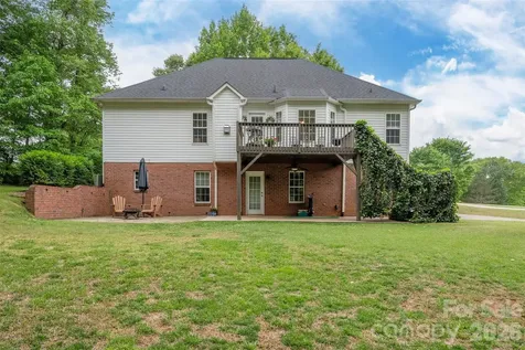 144 High Meadows Road Advance NC 27006