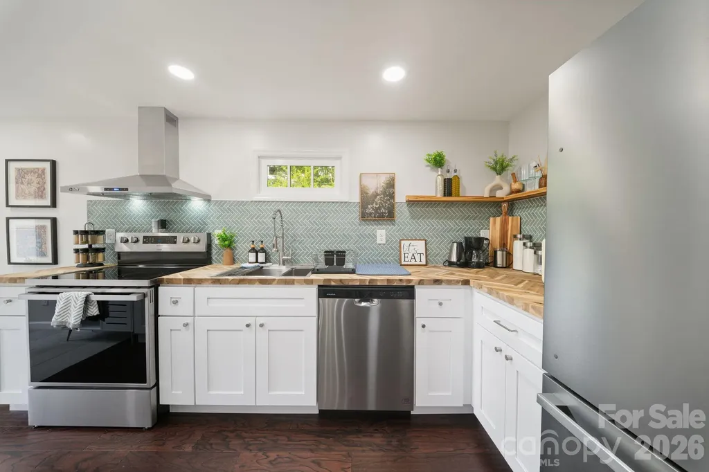 2 Laban Lane Asheville NC 28805
