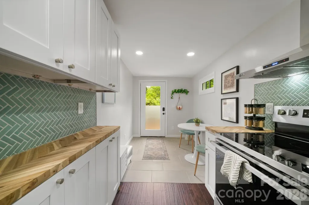 2 Laban Lane Asheville NC 28805