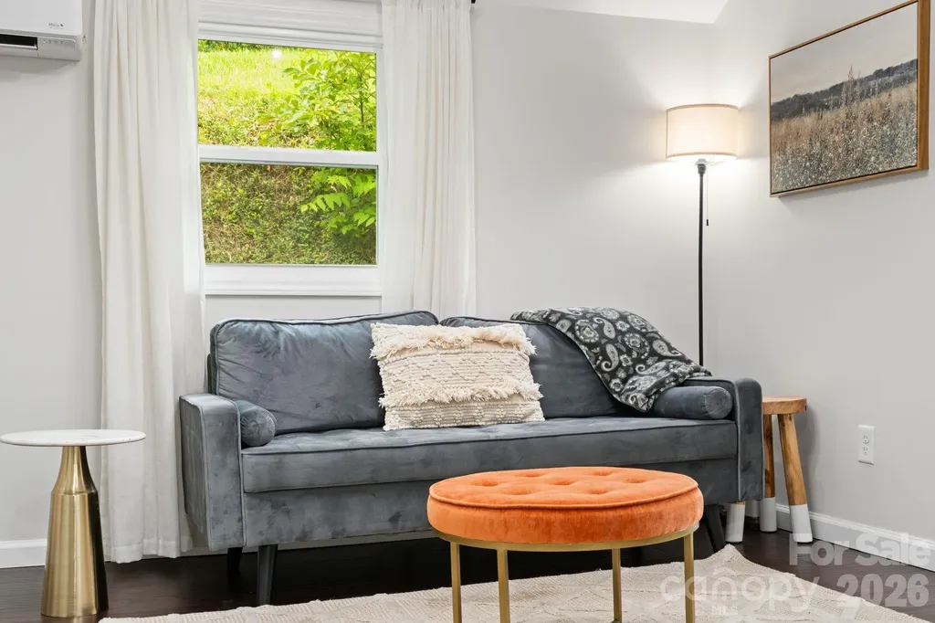 2 Laban Lane Asheville NC 28805