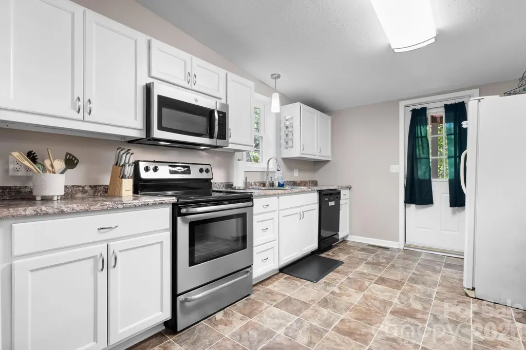 160 & 164 Arlington Street Forest City NC 28043