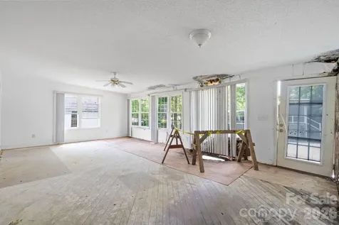 160 & 164 Arlington Street Forest City NC 28043