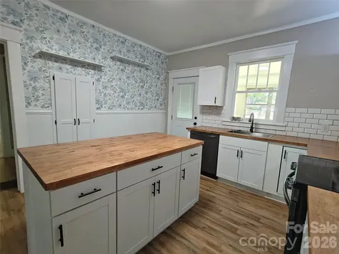 208 Heilig Avenue Salisbury NC 28144