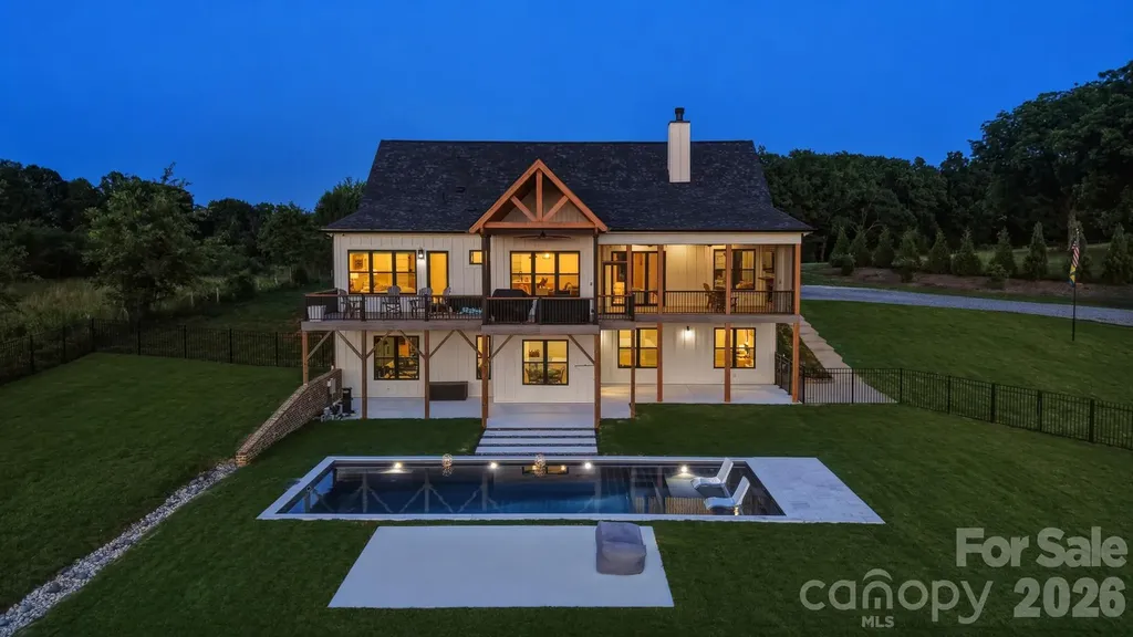 2322 Moss Farm Road Hickory NC 28602