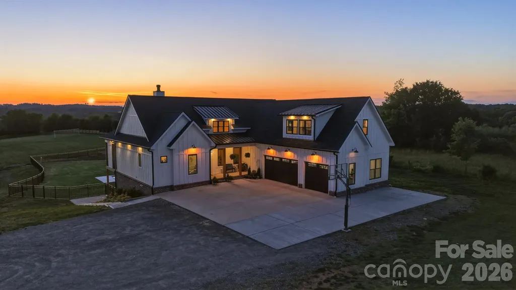 2322 Moss Farm Road Hickory NC 28602