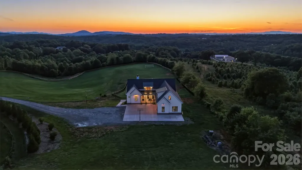 2322 Moss Farm Road Hickory NC 28602