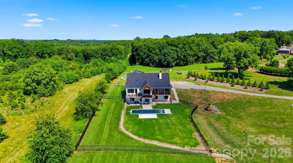 2322 Moss Farm Road Hickory NC 28602