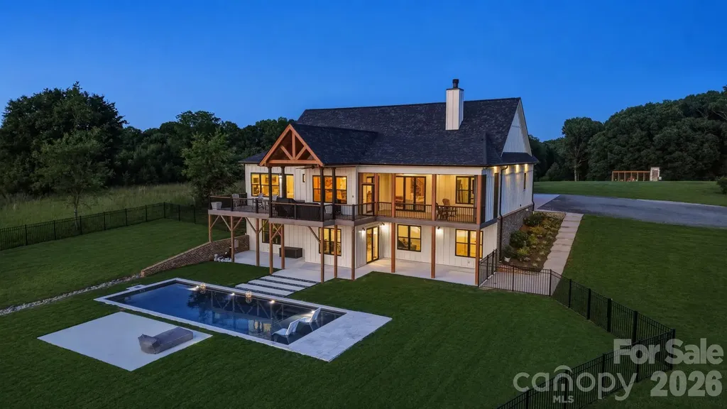 2322 Moss Farm Road Hickory NC 28602