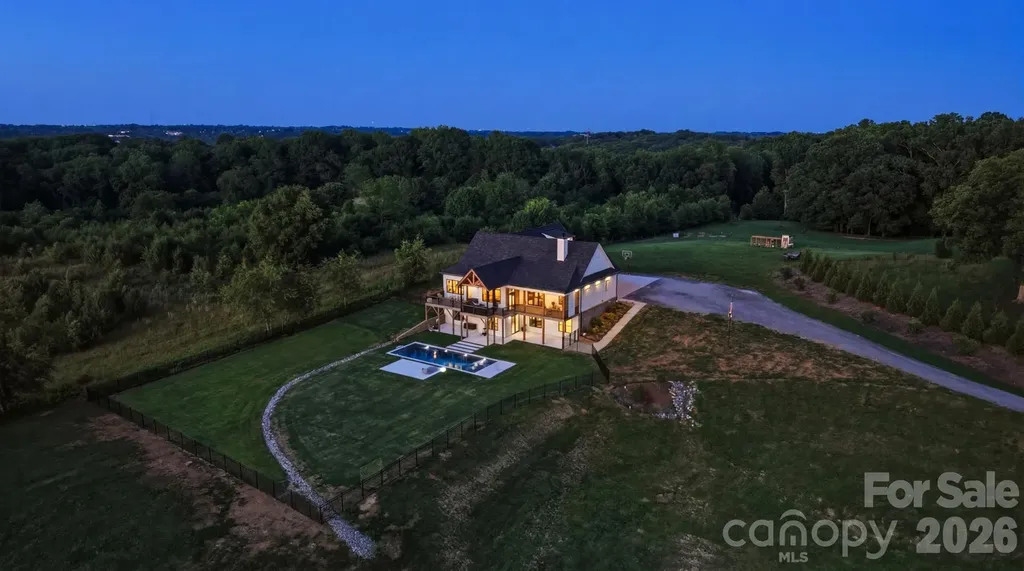 2322 Moss Farm Road Hickory NC 28602