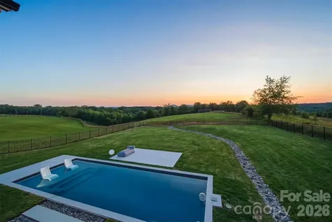 2322 Moss Farm Road Hickory NC 28602
