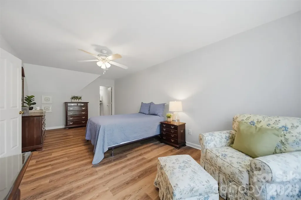 19 Heron Cove Loop Hickory NC 28601