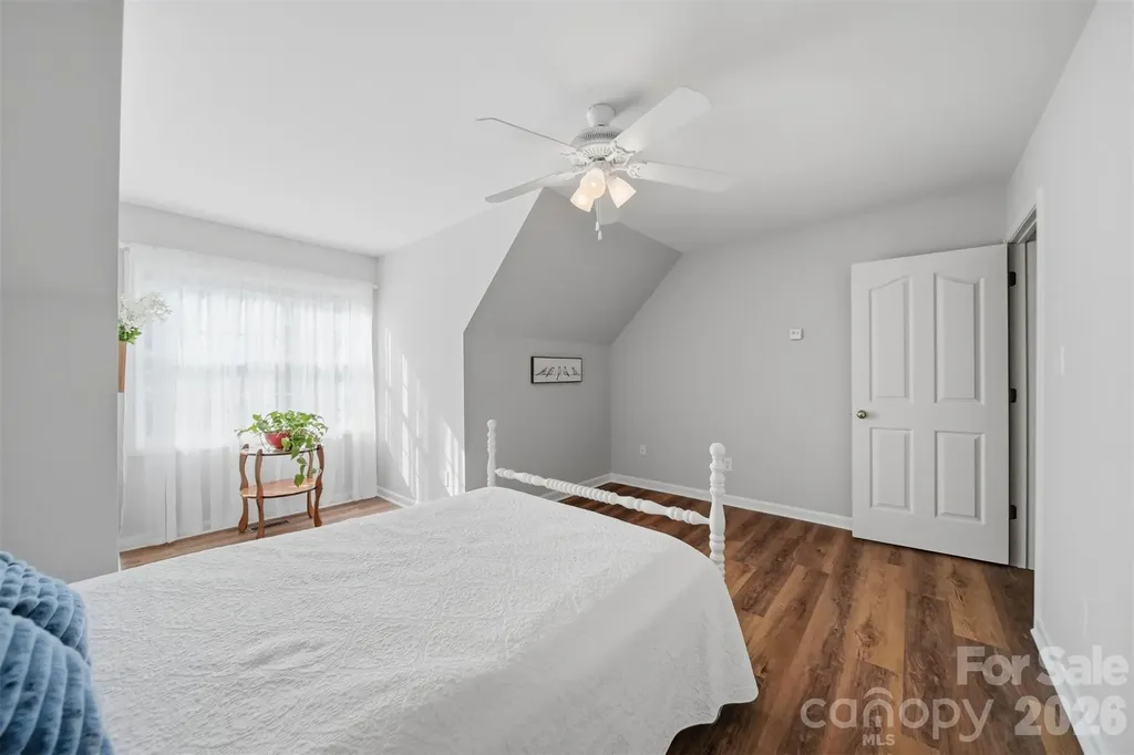 19 Heron Cove Loop Hickory NC 28601