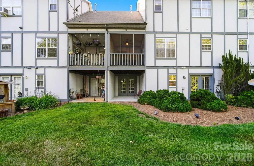 19 Heron Cove Loop Hickory NC 28601