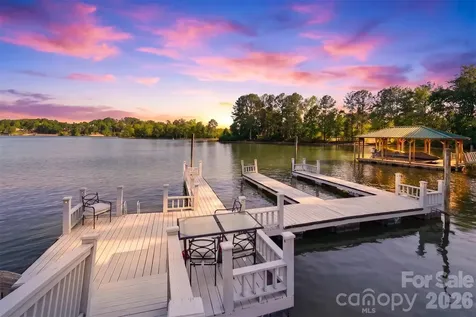 19 Heron Cove Loop Hickory NC 28601