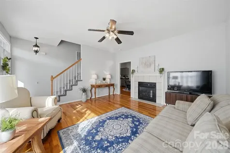 19 Heron Cove Loop Hickory NC 28601