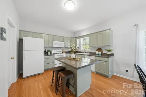 19 Heron Cove Loop Hickory NC 28601