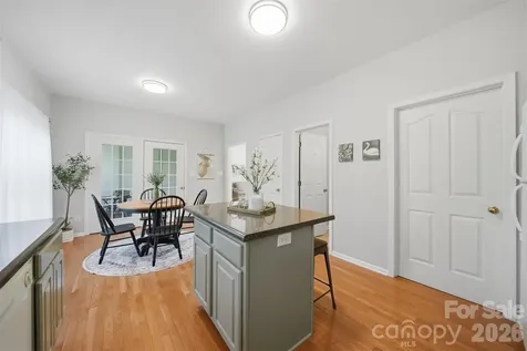 19 Heron Cove Loop Hickory NC 28601