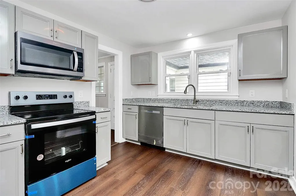 5726 Oak Drive Charlotte NC 28216