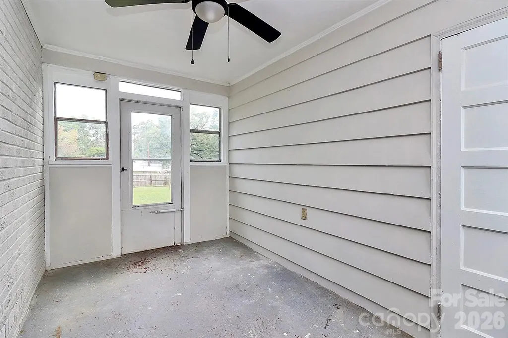 5726 Oak Drive Charlotte NC 28216