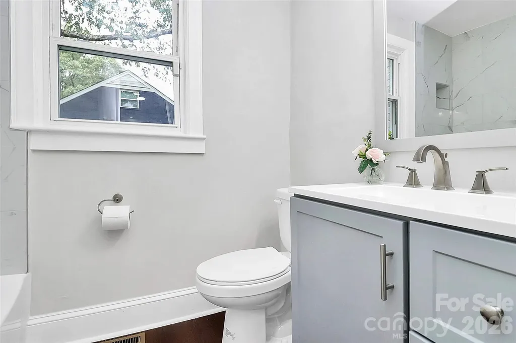 5726 Oak Drive Charlotte NC 28216
