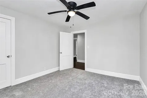 5726 Oak Drive Charlotte NC 28216