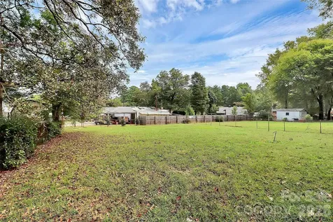 5726 Oak Drive Charlotte NC 28216